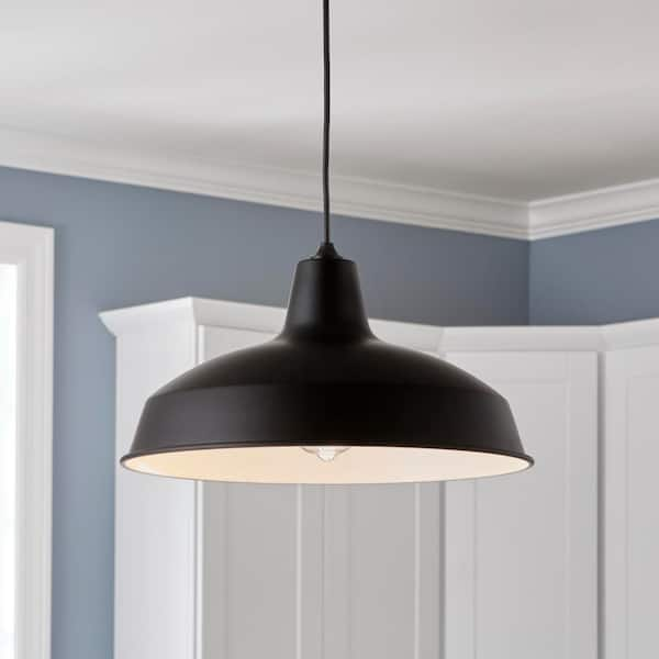 1-Light Black Warehouse Pendant Hanging Light with Metal Shade