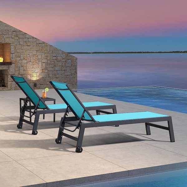 Textilene 3-Pieces Outdoor Metal Pool Lounge Chairs with Side Table and Wheels, Turquoise Blue