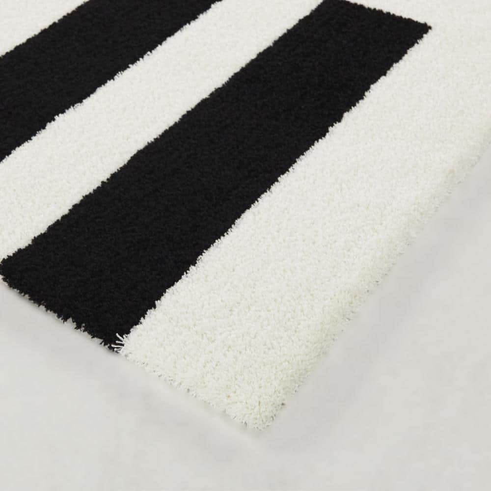 Black and White Geometric Rectangular Stain-Resistant Area Rug