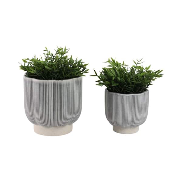Liv & Skye 6 in. and 8 in. Green Ceramic Scallop Shaped Decorative