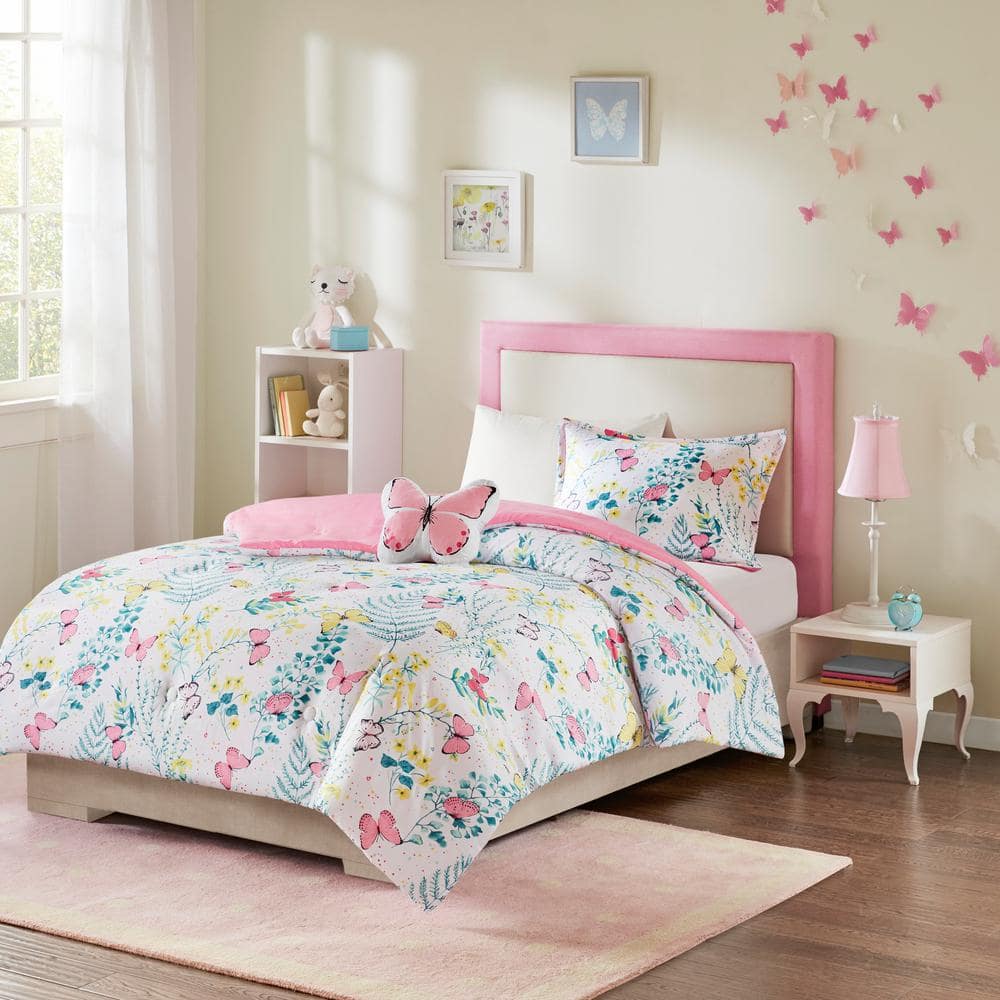 CADAR Online - Chanel Pink Comforter set 4 in 1 100% cotton super soft  comfort Specification: Standard Size: Quilt cover: 200x230 Bed sheet:  240x250 Pillowcase: 48x74x2 RM570 USD145 + USD50 shipping and