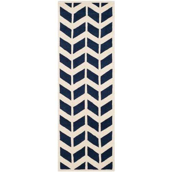 SAFAVIEH Chatham Dark Blue/Ivory 2 ft. x 7 ft. Border Rhombus Chevron Runner Rug