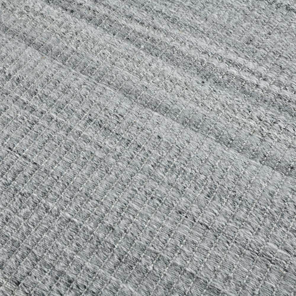 Gray Hand-Woven Rectangular Synthetic Area Rug 2' x 3'