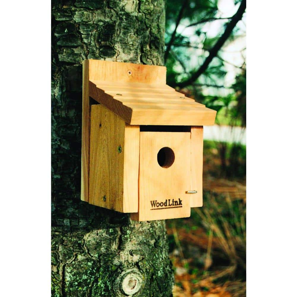 Natural Cedar Wren Birdhouse with Sloping Roof