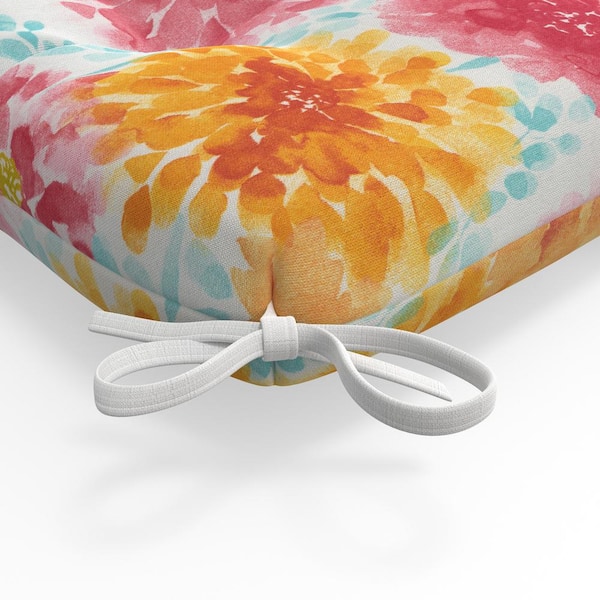 Pillow Perfect Bright Floral 44 in W x in H Rectangular Outdoor