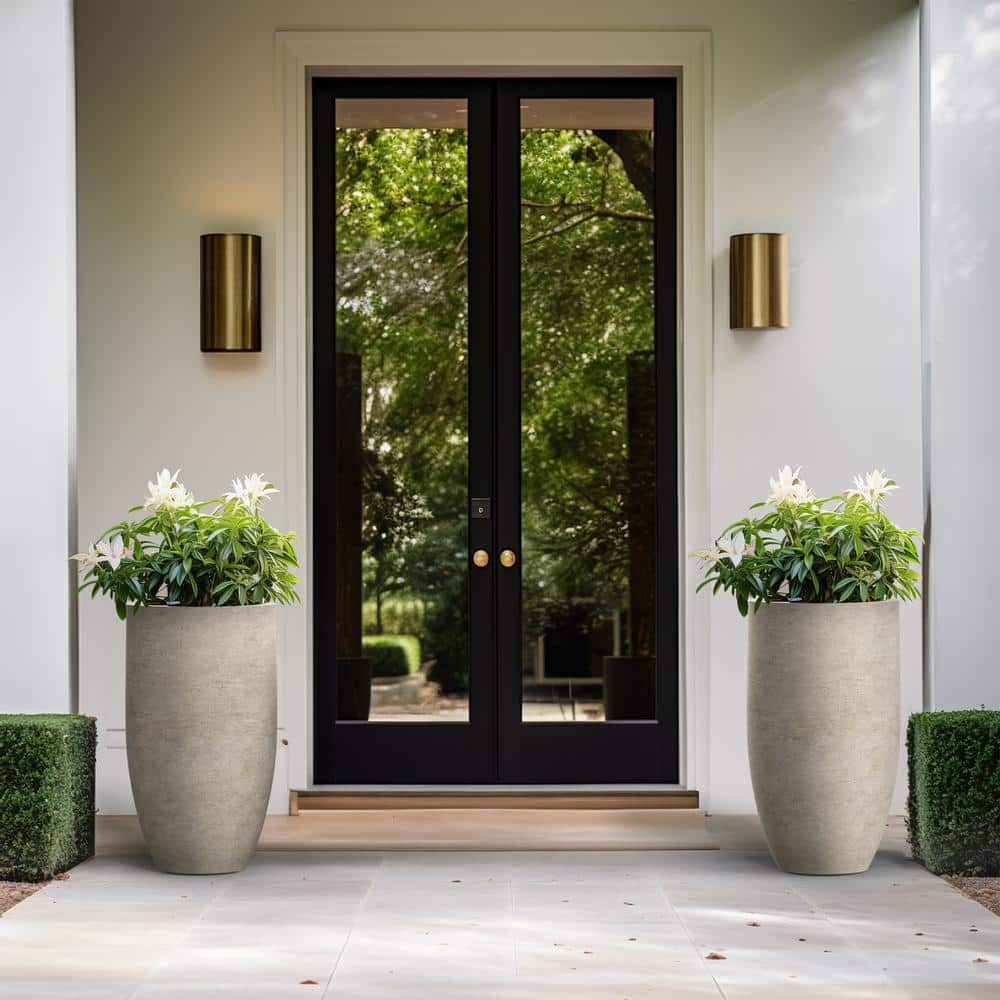 light-gray-sapcrete-plant-pots