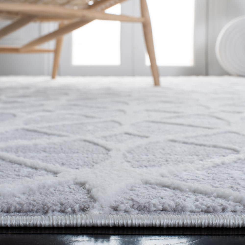 Amelia 3' x 5' Grey and Ivory Geometric Synthetic Area Rug