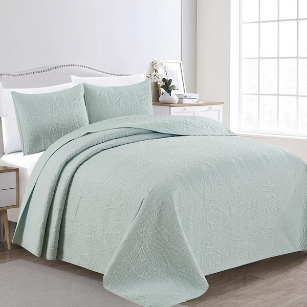 FRESHFOLDS Blue Premium Medallion Oversized Full/Queen Microfiber 3-Piece Quilt Set Bedspread