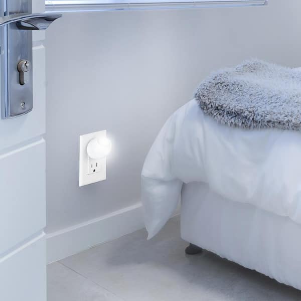 1.93 in. Plug-In Directional LED Automatic Dusk to Dawn Soft White Night Light (2-Pack)