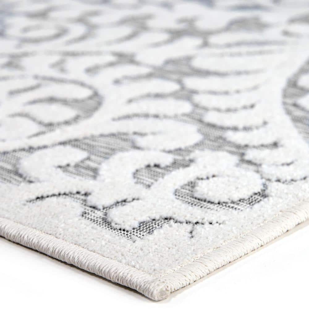 Natural Gray Floral Rectangular Synthetic Indoor/Outdoor Rug