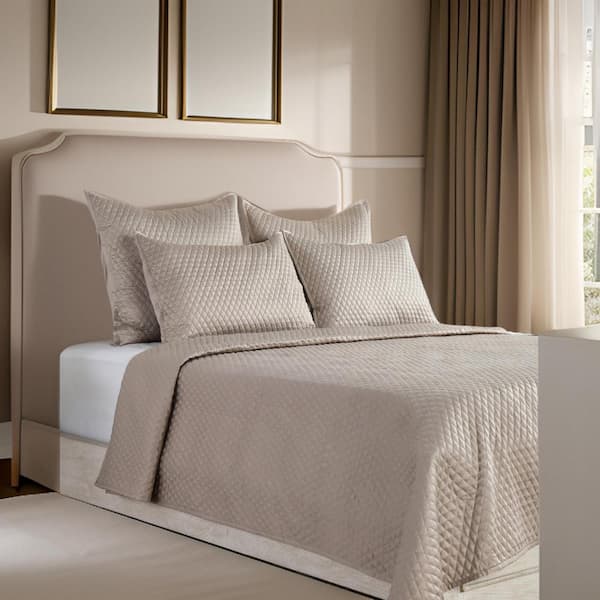 Benjara 1-Piece Brown Solid Queen Size Sateen Quilt Only