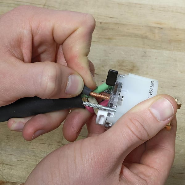 Leviton Black & White Lever Edge 20 Amp 125 Volt Straight Blade