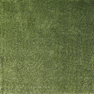 Emerald Green Precut 7.5 ft. x 10 ft. x 32 mm Green Artificial Grass Rug