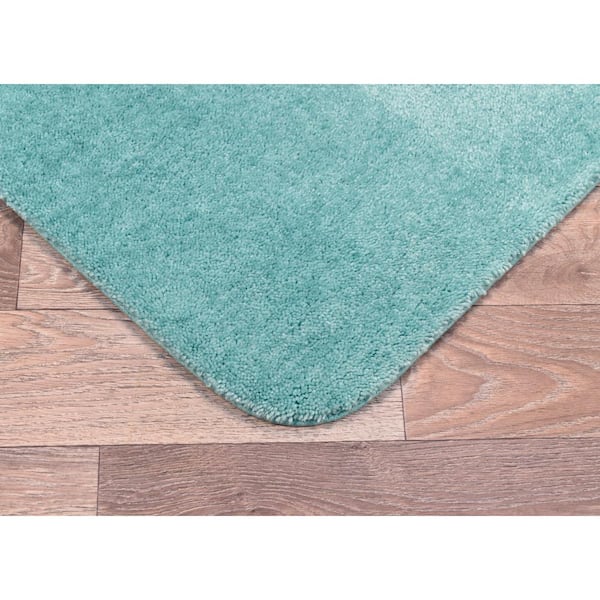 Sea Foam Green Traditional Plush Nylon 4-Piece Bath Rug Set