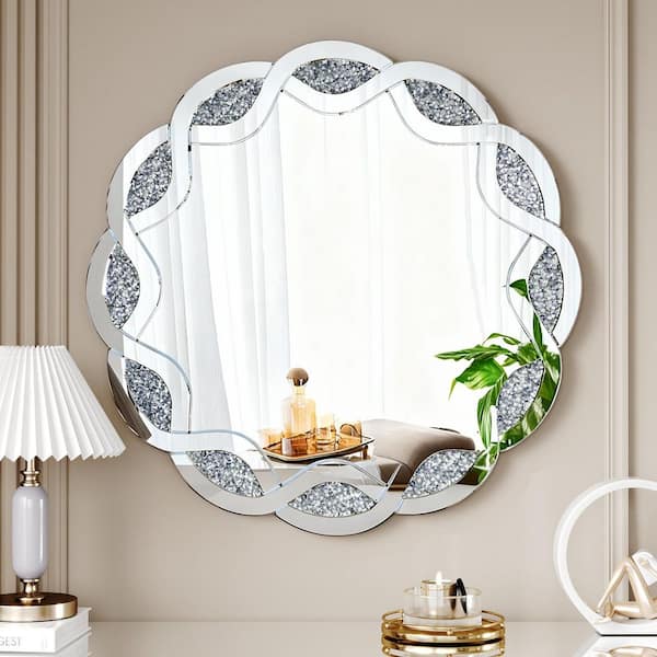 31.5 in. W x 31.5 in. H Round Silver Crush Diamond Wall Mirror