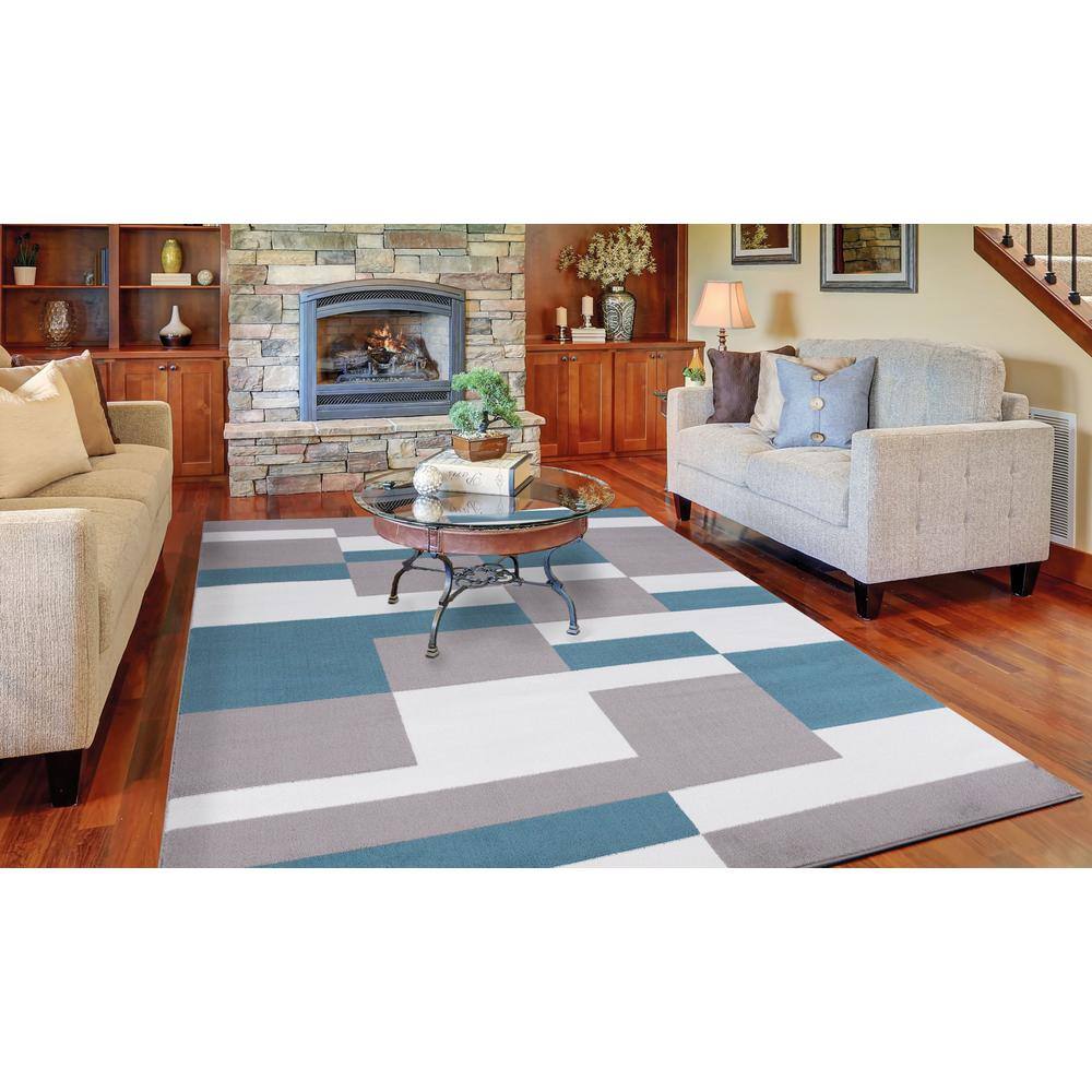 Gray and Blue Geometric Polypropylene Area Rug 5'3" x 7'3"
