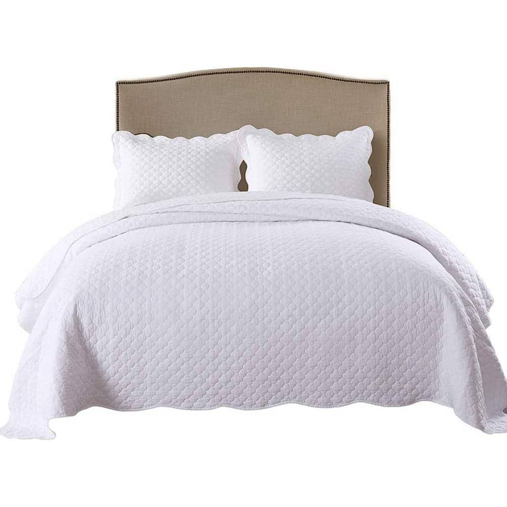 White Cotton Queen Size Scallop Quilted Bedspread Set