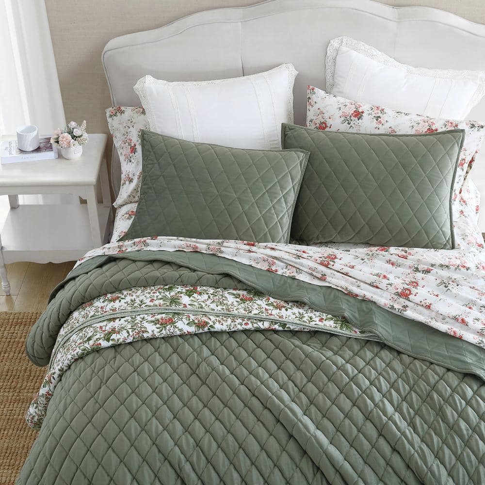 Twin Dark Green Velvet Reversible Quilt Set