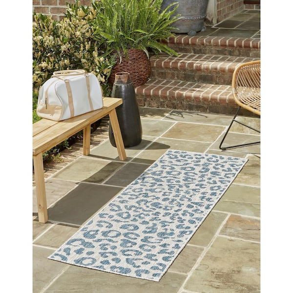 Azure Leopard Outdoor 2 ft. x 6 ft. Runner Rug