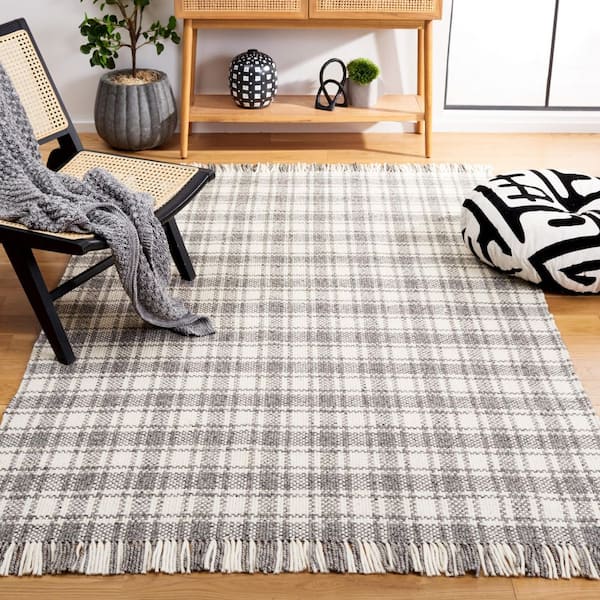 Natura 2 ft. x 3 ft. Gray/Ivory Geometric Plaid Area Rug