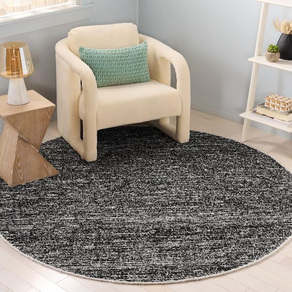 Cape Cod 6 ft. x 6 ft. Ivory/Black Distressed Gradient Round Area Rug