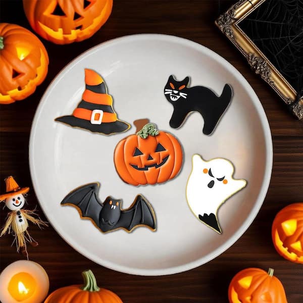 LAIFUCAM 5pcs Halloween Cookie Cutter Set Pumpkin Bat Ghost Witch