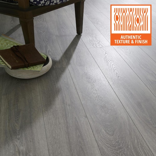 Silverton Oak 8 mm T x 7.5 in. W Water Resistant Laminate Wood Flooring (23.7 sqft/case)