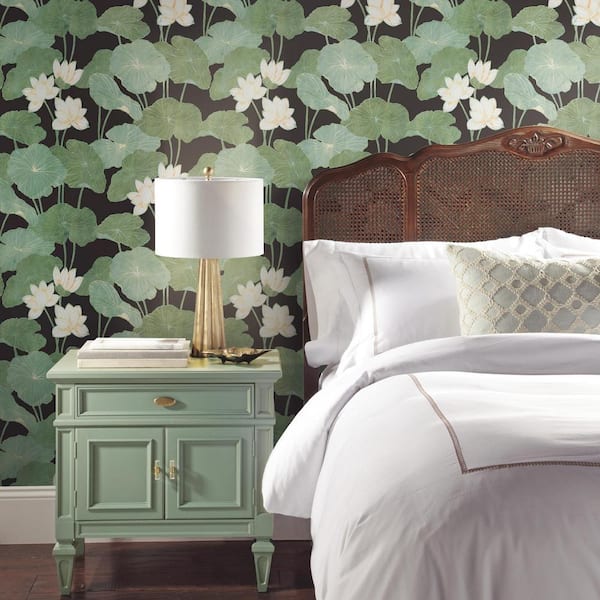 Lilyページ RoomMates Lily Pad Peel and Stick Wallpaper (Covers 28.18 sq. ft
