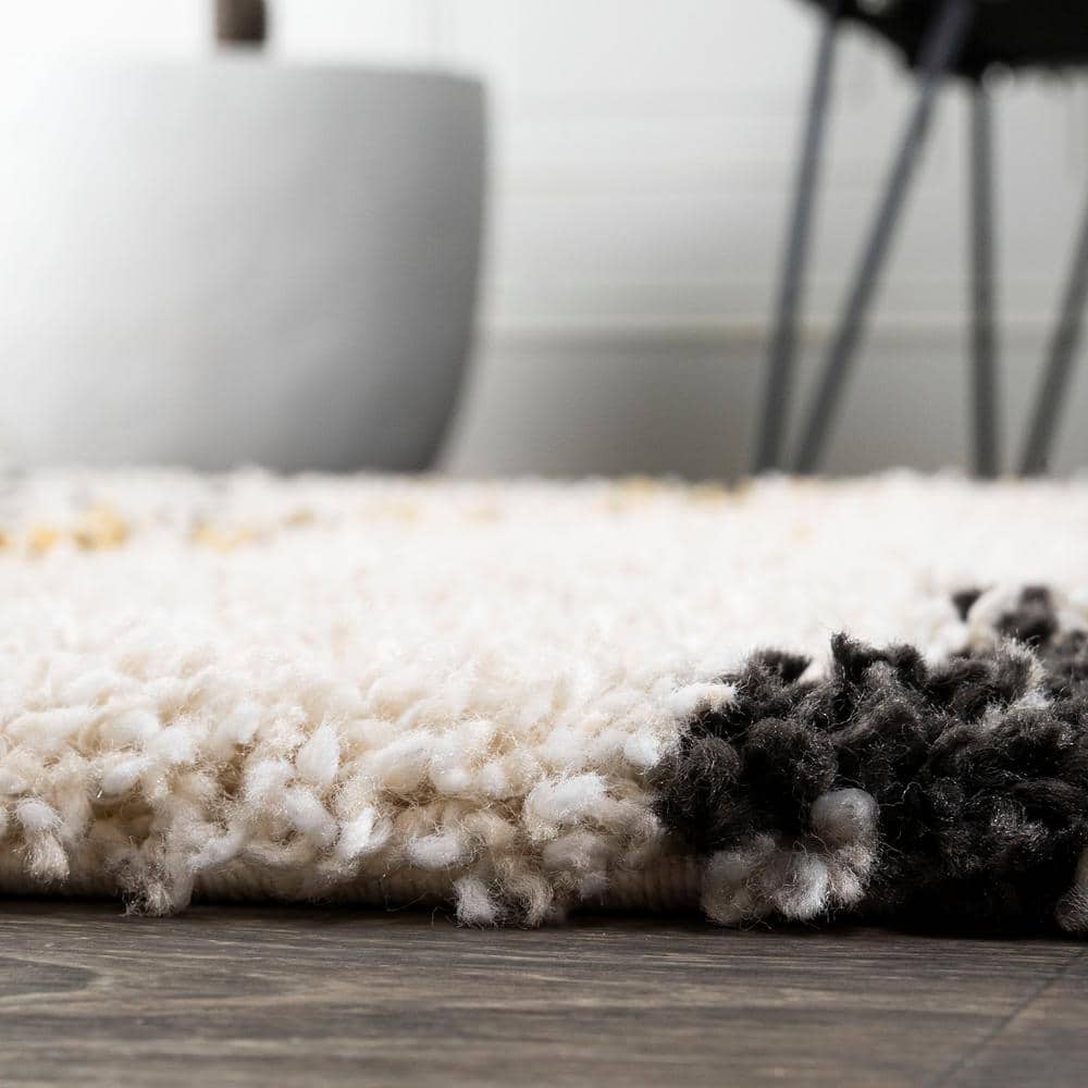 Nova 8' x 10' Black and Beige Abstract Shag Rug