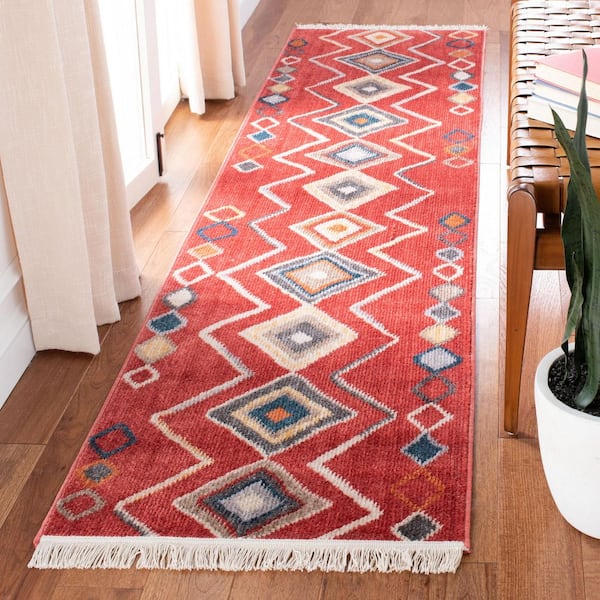 Farmhouse 2 ft. x 5 ft. Red/Gold Diamond Zig-Zag Runner Rug