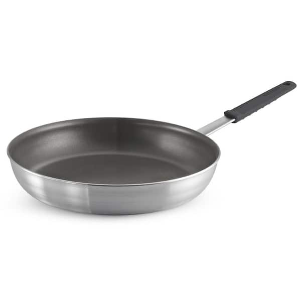 Tramontina Professional Fusion 14 in. Aluminum Frying Pan in Satin Silver
