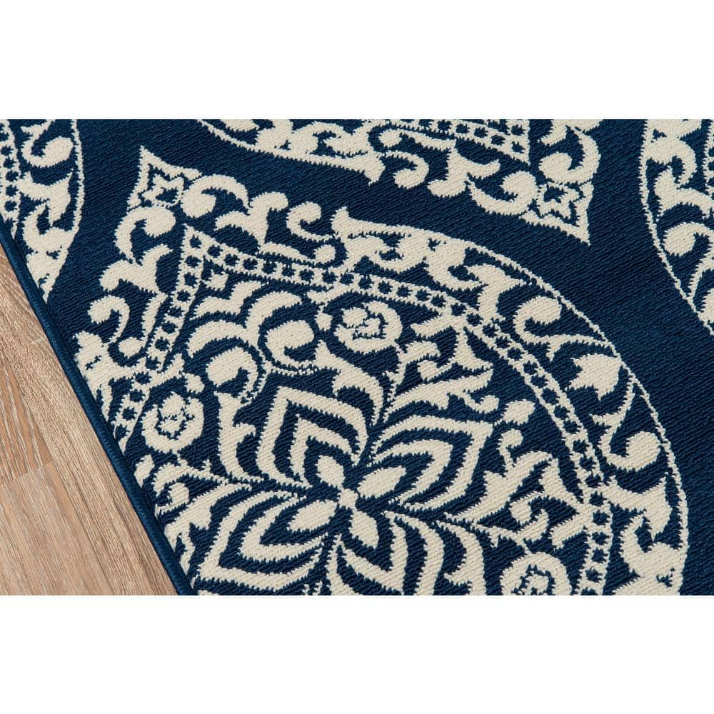 Elysian Blue and White Damask 5'3" x 7'6" Synthetic Outdoor Rug