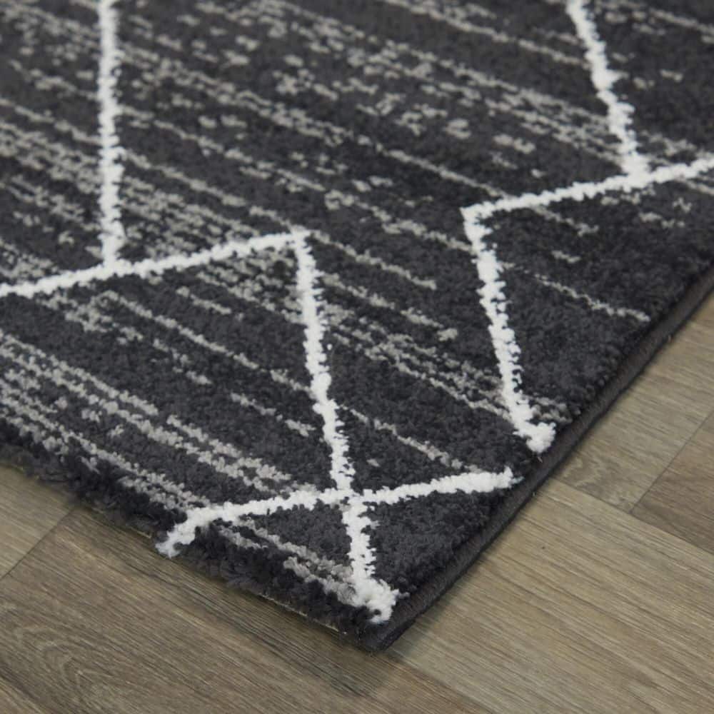 Alberto Charcoal Geometric Synthetic Area Rug 7'10" x 10'