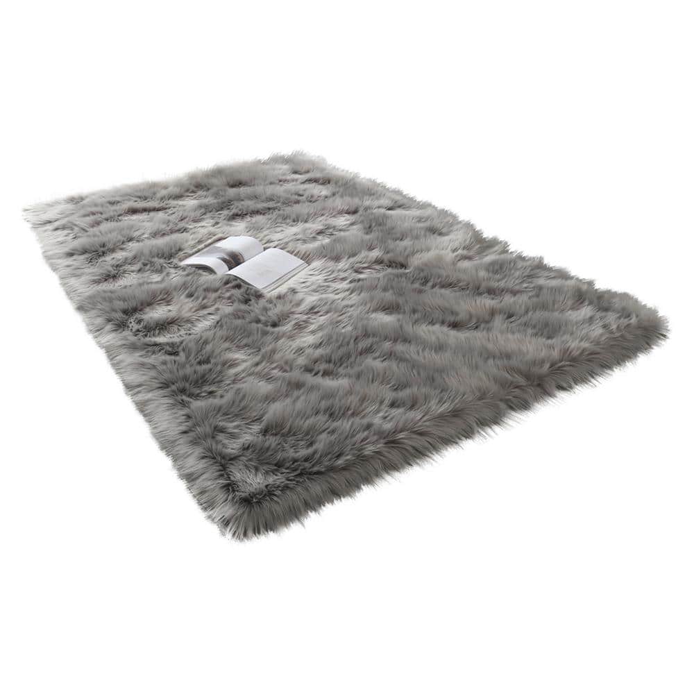 Amazing Rugs "Cozy Collection" 5x7 Ultra Soft Light Gray Fluffy Faux