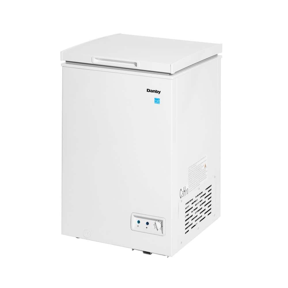 Compact White Energy Star Chest Freezer with Manual Defrost