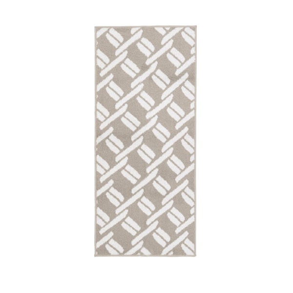 Nautica Tufted Light Grey and White 2 ft. 2 in. x 5 ft. Baize Chain Runner Rug