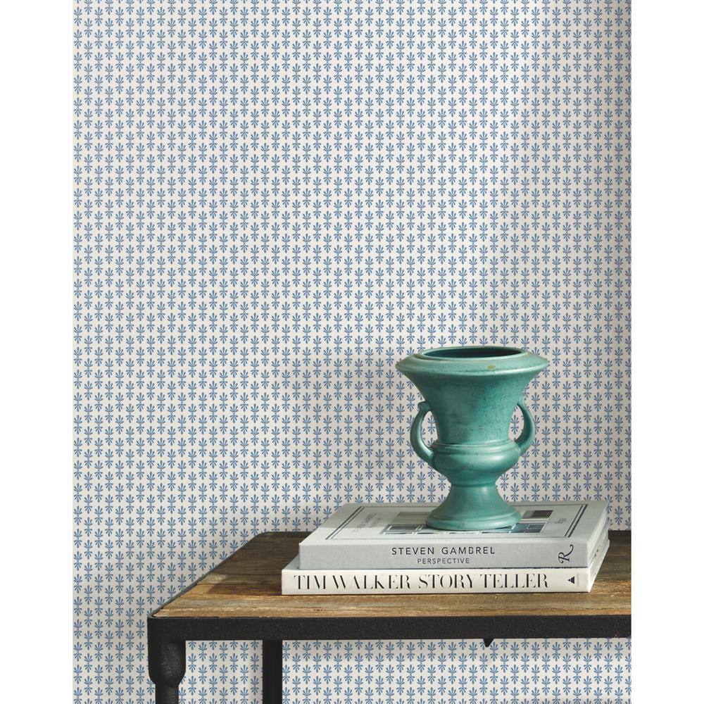 Petal Blue 27" W x 324" L Smooth Floral Wallpaper Roll