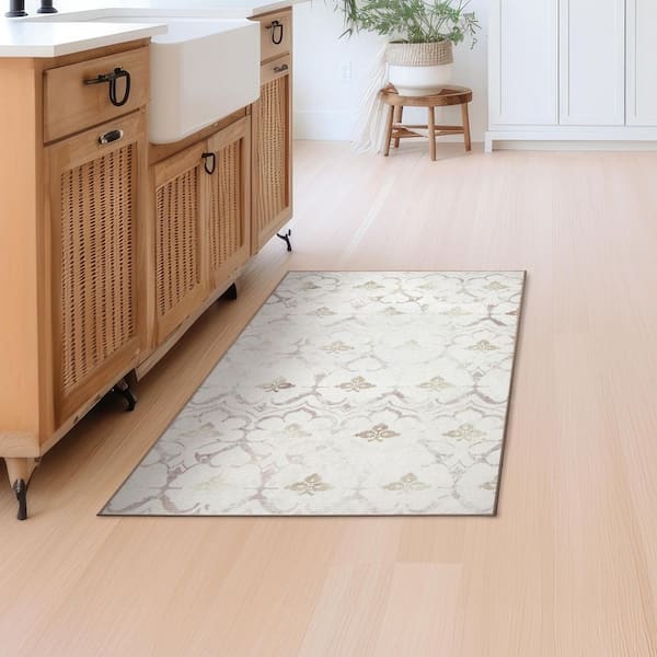 Leilani Damask Ivory 3 ft. x 5 ft. Machine Washable Accent Rug