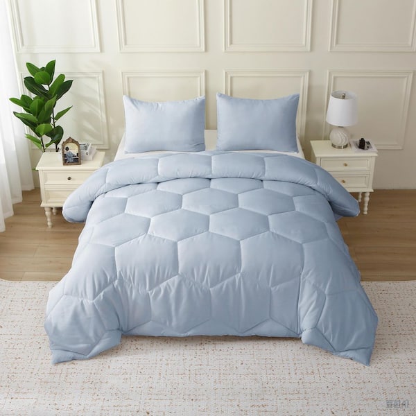 Better Style Home Oversized 3-Piece Light Blue Microfiber Honeycomb Queen Comforter Set