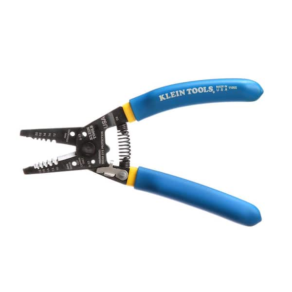 https://images.thdstatic.com/productImages/5817c87c-f2b3-4c6f-a297-0a934e4a1ced/svn/klein-tools-electricians-tool-sets-m2o41257kit-76_600.jpg