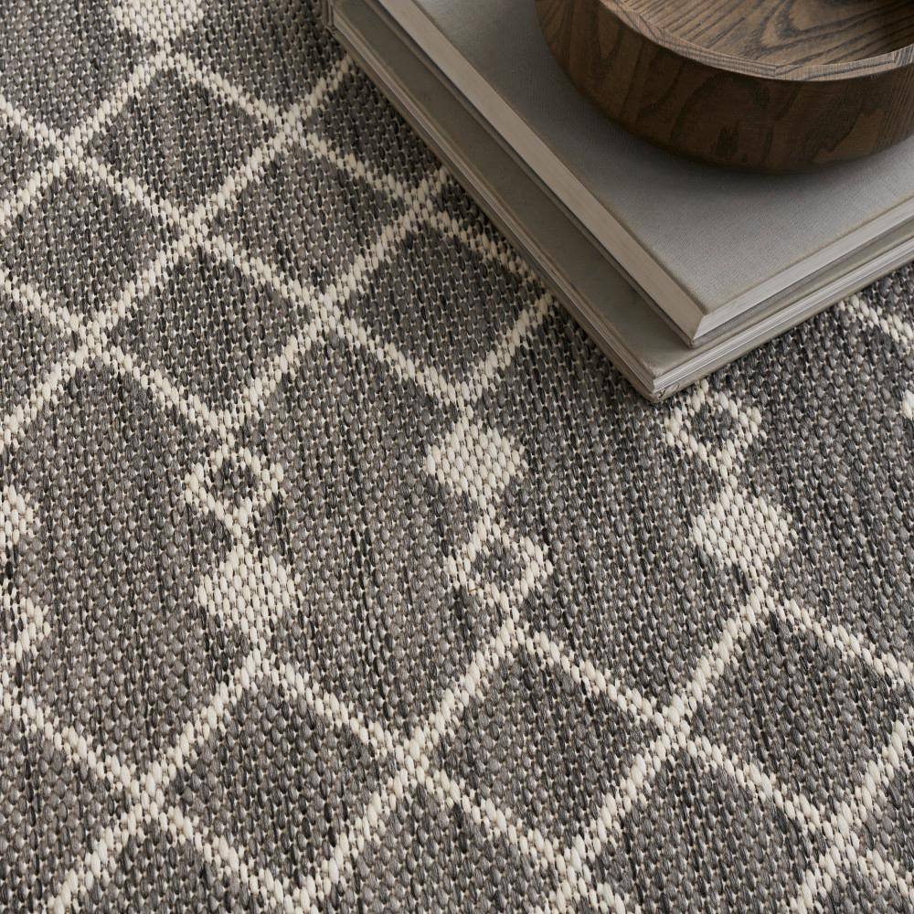 Charcoal Moroccan Trellis Flatweave 4' x 6' Outdoor Rug