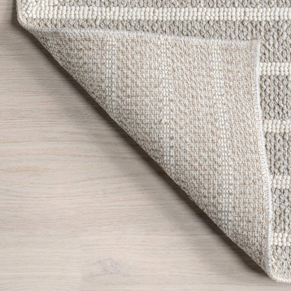 Liliya Light Gray Geometric Synthetic Washable Area Rug, 5' 3" x 7' 7"