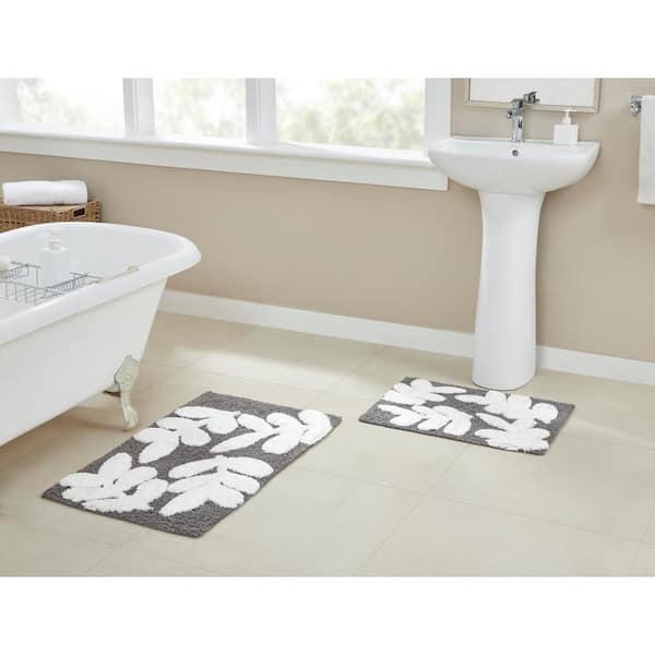 https://images.thdstatic.com/productImages/58313a0b-8611-41d2-b58d-1479726a0ad9/svn/pewter-bathroom-rugs-bath-mats-35145-31_600.jpg