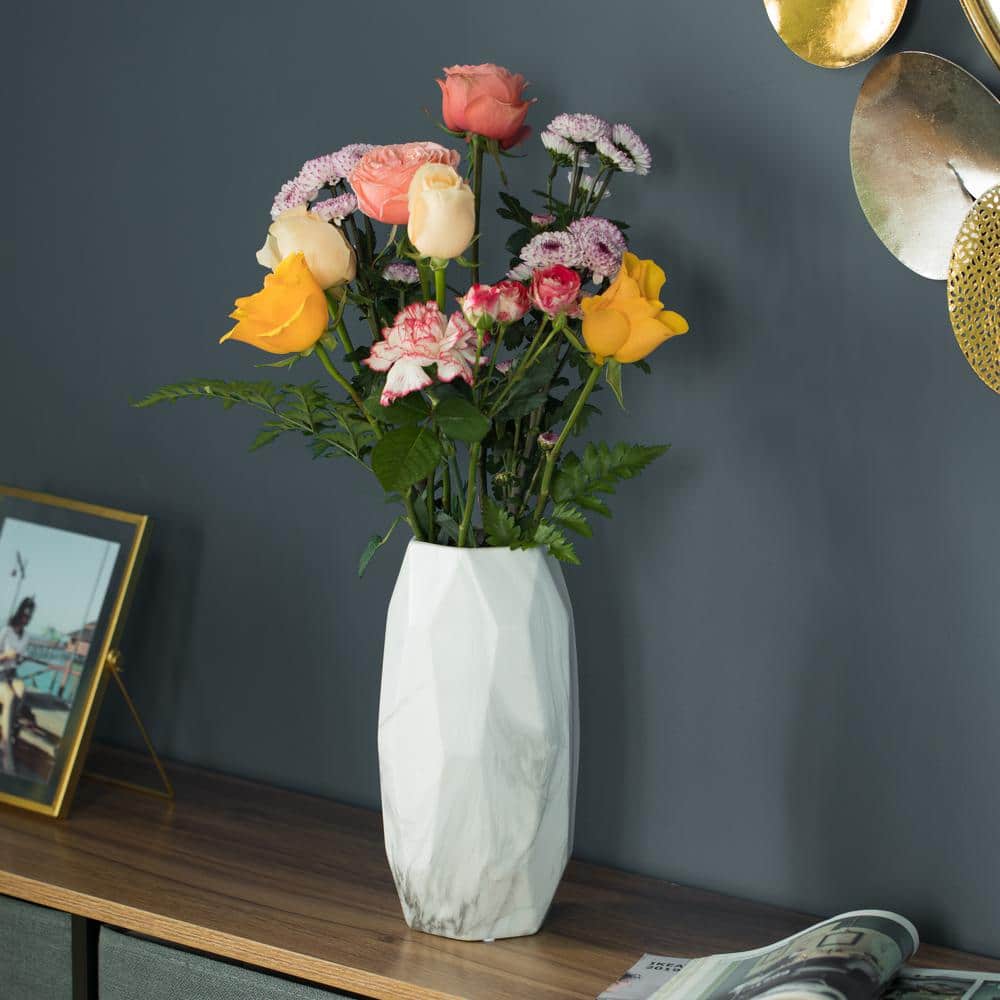 Modern Geometric Ceramic Table Vase for Contemporary Decor