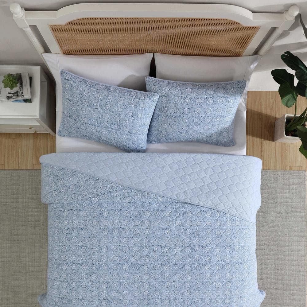 Classic Blue Cotton Reversible Twin Quilt Set with Puff Embellishment