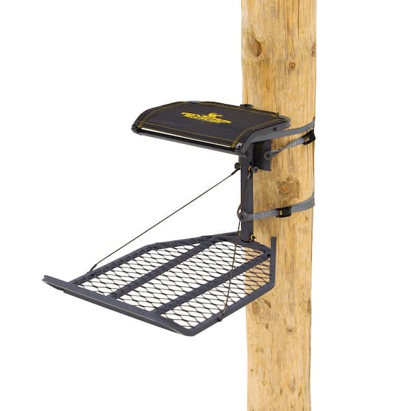 Outlaw XL Lever-Action Hang-On Treestand, Easy to Hang, Seat and Platform Leveling, 24 in. x 36 in. Platform, RE520