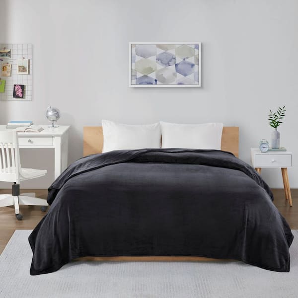 Microlight Plush Black Polyester Twin/Twin XL Fur Oversized Blanket