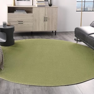 Essentials 8 ft. x 8 ft. Green Round Solid Contemporary Indoor/Outdoor Patio Area Rug