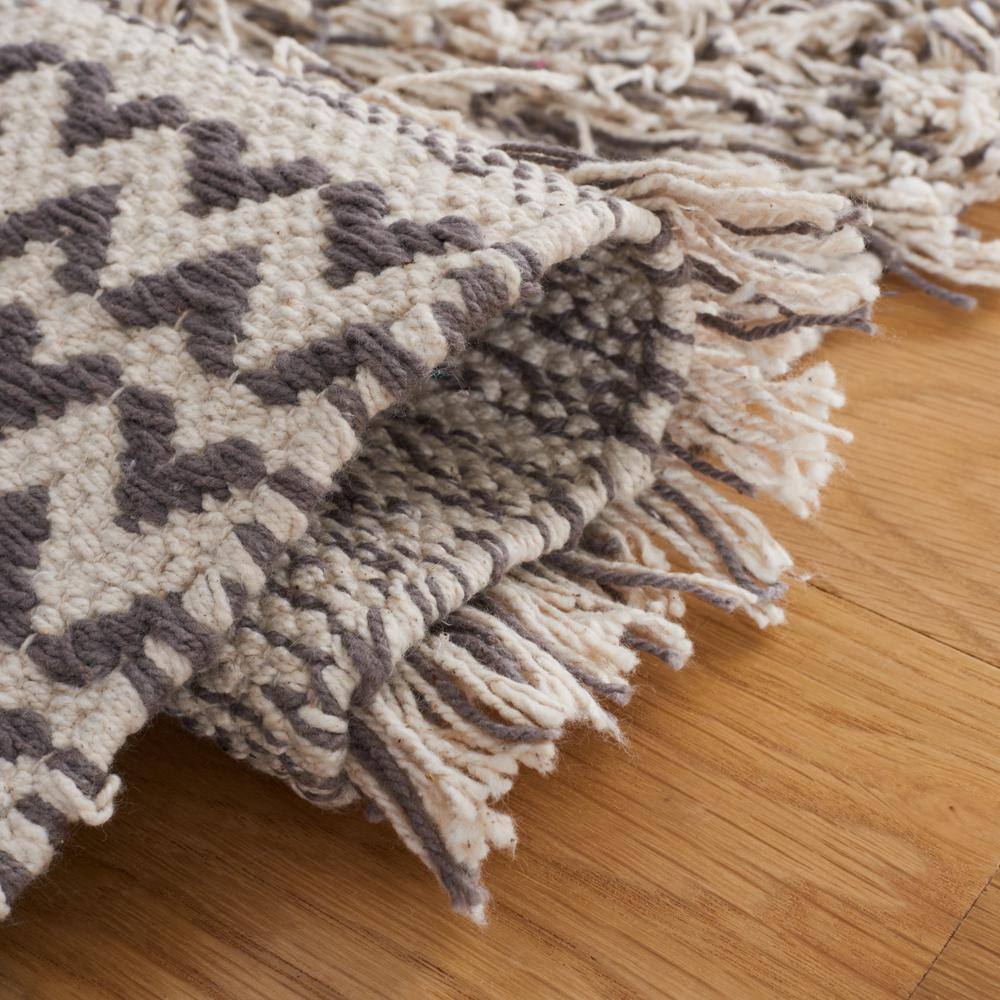 Handwoven Gray Cotton 4' x 6' Beach House Style Area Rug