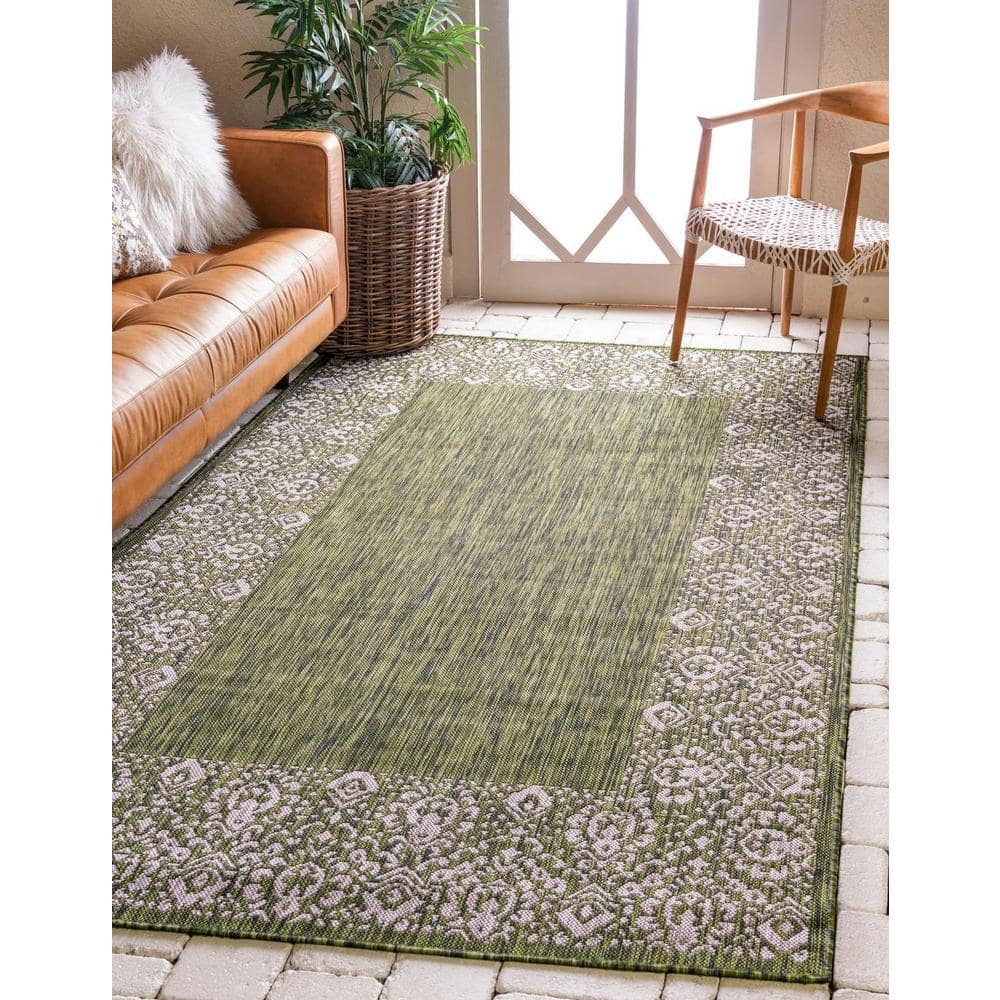 Green Rectangular 9' x 12' Easy-Care Synthetic Outdoor Rug